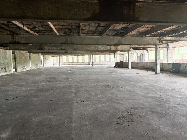 More Photos Of 3363 Reading Rd, Cincinnati Warehouse For Sale