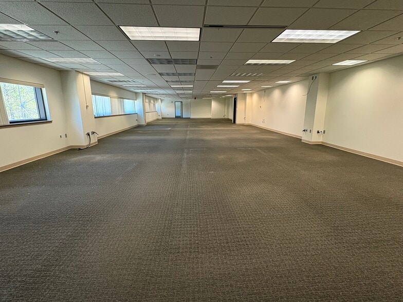 More Photos Of 151 Westpark Blvd, Columbia Office For Sale