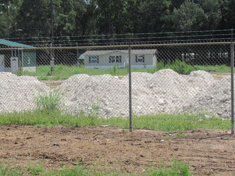 More Photos Of 12211 Carriage Ln, Conroe Land For Lease