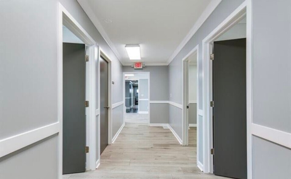 More Photos Of 30018 Orchard Lake Rd, Farmington Hills Medical For Sale