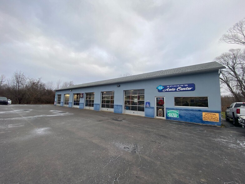 More Photos Of 515 Horan Rd, Syracuse Service For Lease