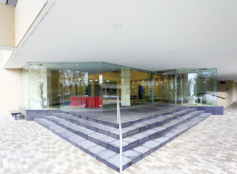 More Photos Of 2 Trap Falls Rd, Shelton Office For Lease