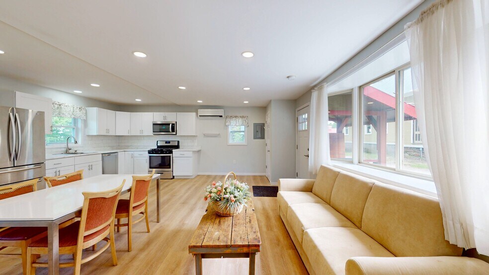 More Photos Of 284 Edgemont Rd, Moriah Hospitality For Sale