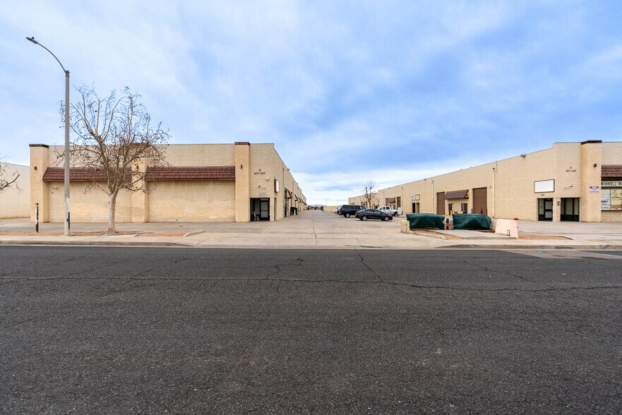 More Photos Of 39360 3rd St E, Palmdale Warehouse For Lease