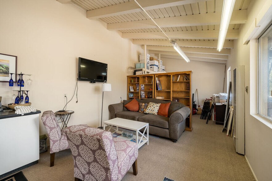 More Photos Of 2086 Main St, Cambria Freestanding For Lease