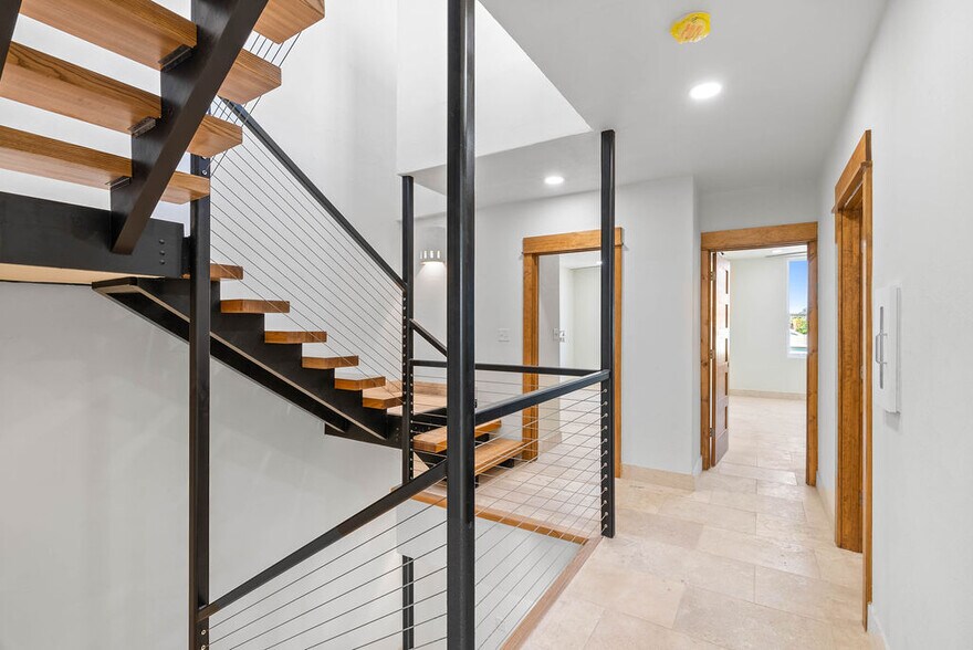 More Photos Of 615 W Avenue A, Port Aransas Apartments For Sale