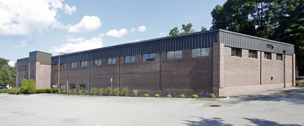 More Photos Of 3 Neptune Rd, Poughkeepsie Self Storage For Lease