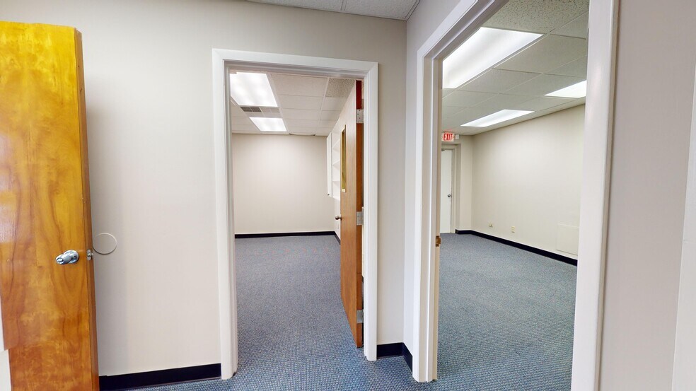 More Photos Of 130 N Gross Rd, Kingsland Medical For Sale