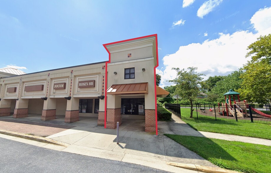More Photos Of 7701-7727 Barlowe Rd, Hyattsville General Retail For Sale