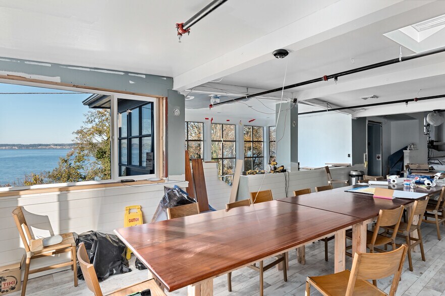 More Photos Of 105 1st St, Langley Storefront Retail Residential For Sale