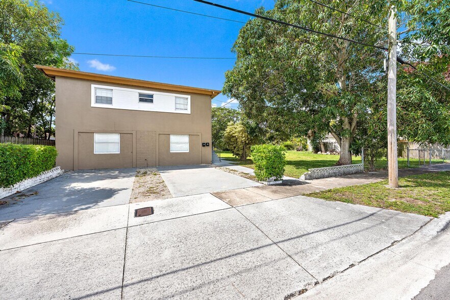More Photos Of 940 Charles St, West Palm Beach Multifamily For Sale