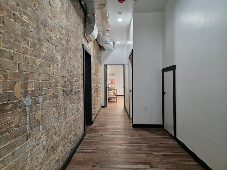 More Photos Of 1011 Front St, Evanston Restaurant For Lease