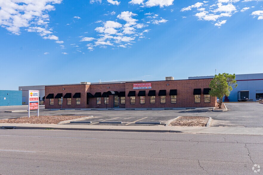 Primary Photo Of 7108 Airport Rd, El Paso Office For Sale
