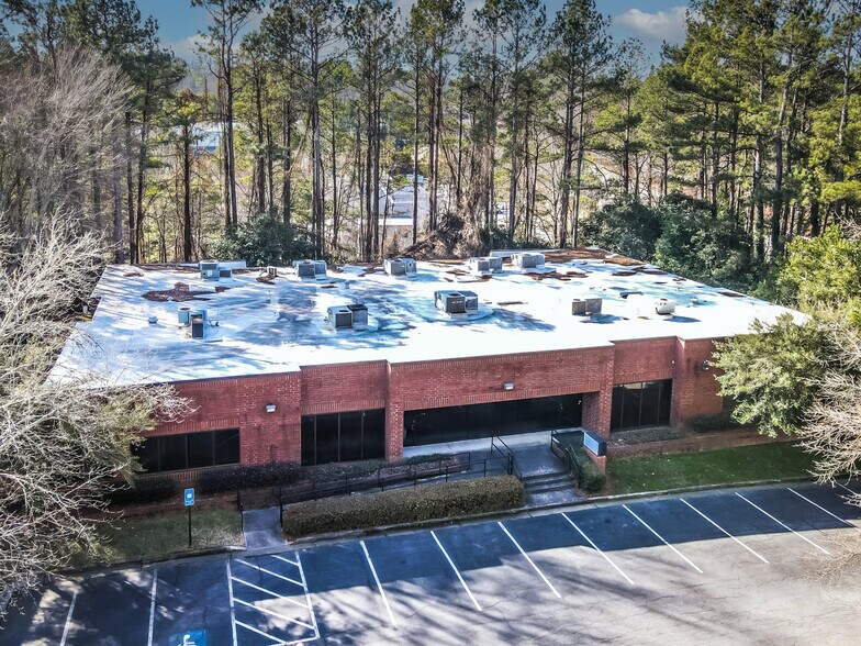 More Photos Of 8215 Roswell Rd, Atlanta Office For Sale