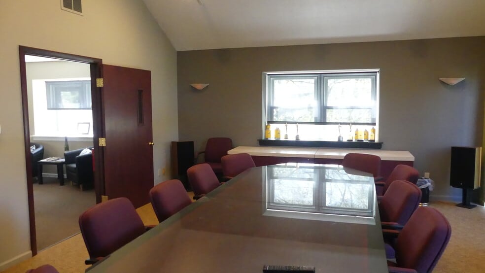 More Photos Of 23 Amity Rd, Bethany Medical For Lease