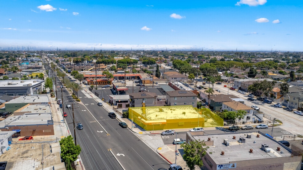 Primary Photo Of 10236 Long Beach Blvd, Lynwood Supermarket For Sale