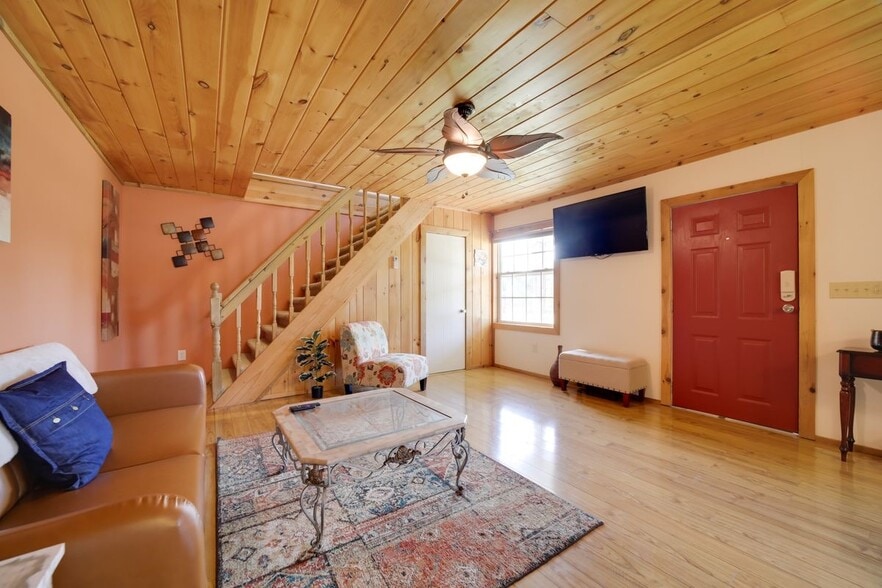 More Photos Of 104 Circle Rd, Newport Manufactured Housing Mobile Home Park For Sale