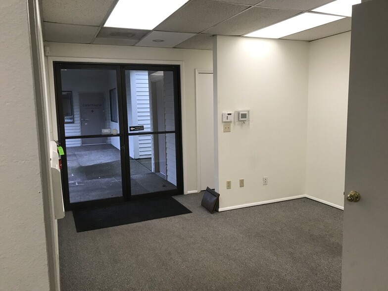 More Photos Of 17175 SW Tualatin Valley Hwy, Beaverton Unknown For Lease