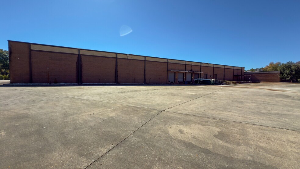 More Photos Of 2400 Mellon Ct, Decatur Distribution For Lease