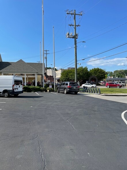 More Photos Of 3935 Saint Elmo Ave, Chattanooga Restaurant For Lease