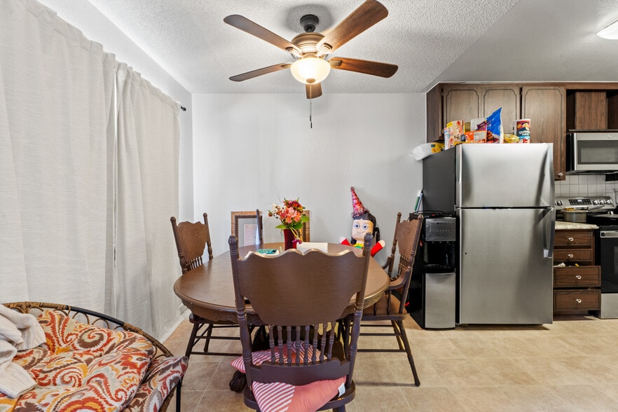 More Photos Of 2020 S Dora St, Ukiah Apartments For Sale