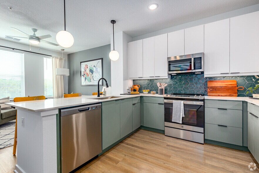 More Photos Of 1647 E Colonial Dr, Orlando Apartments For Sale
