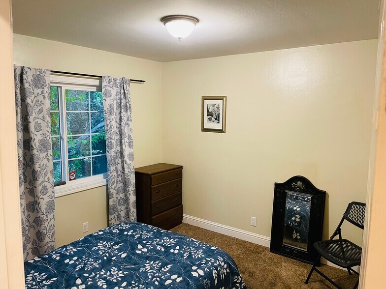 More Photos Of 2704 Aramon Dr, Rancho Cordova Flex For Sale