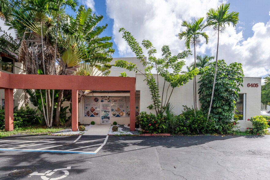 Primary Photo Of 6405 NW 36th St, Miami Medical For Lease