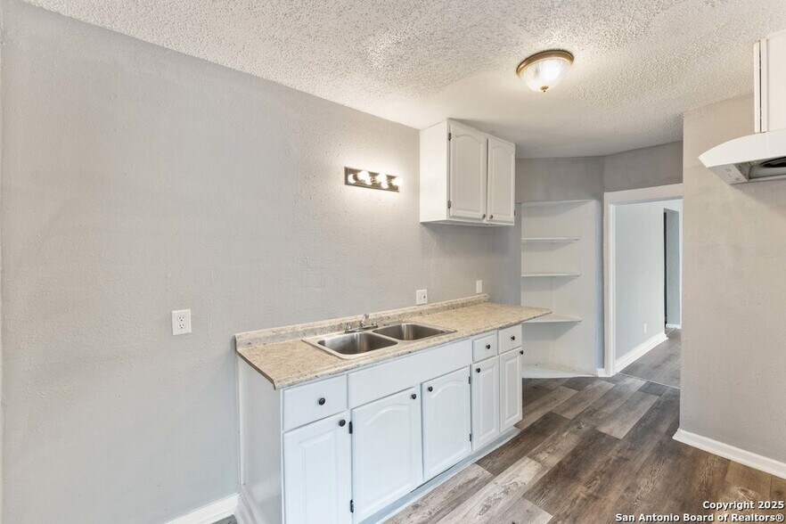 More Photos Of 403 Terrell Ave, San Antonio Apartments For Sale