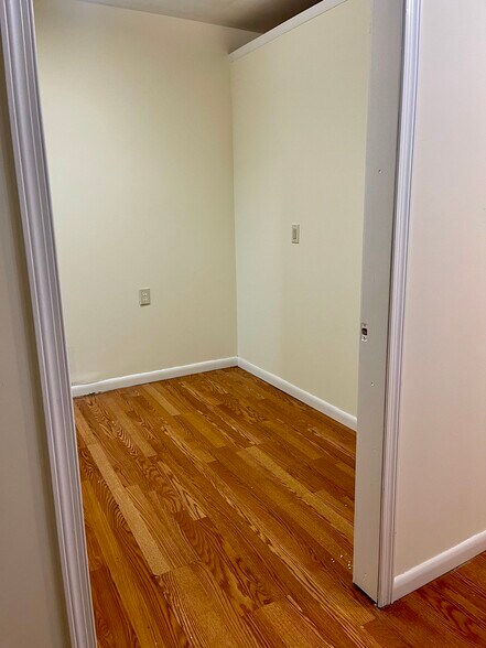 More Photos Of 25 E Genesee St, Auburn Storefront Retail Residential For Lease