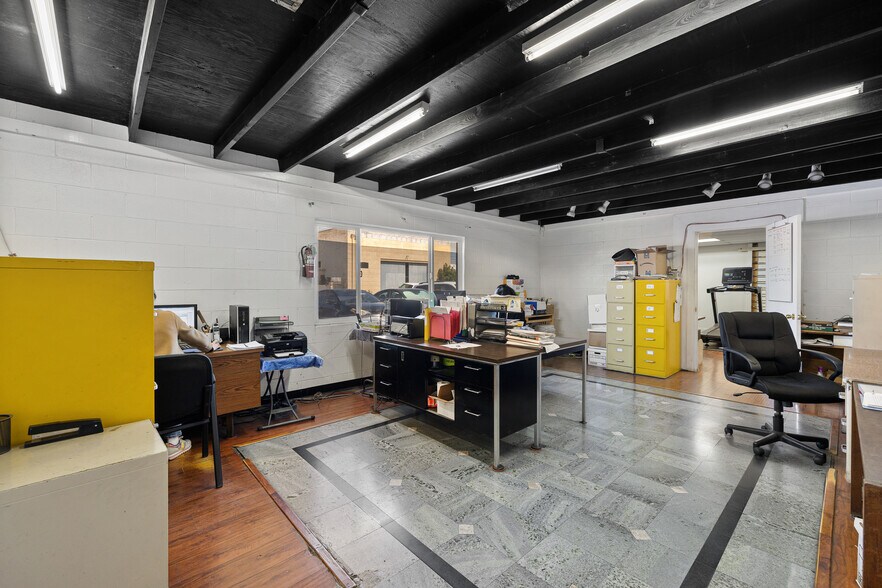 More Photos Of 1428 W South Central Park Ave, Anaheim Warehouse For Lease