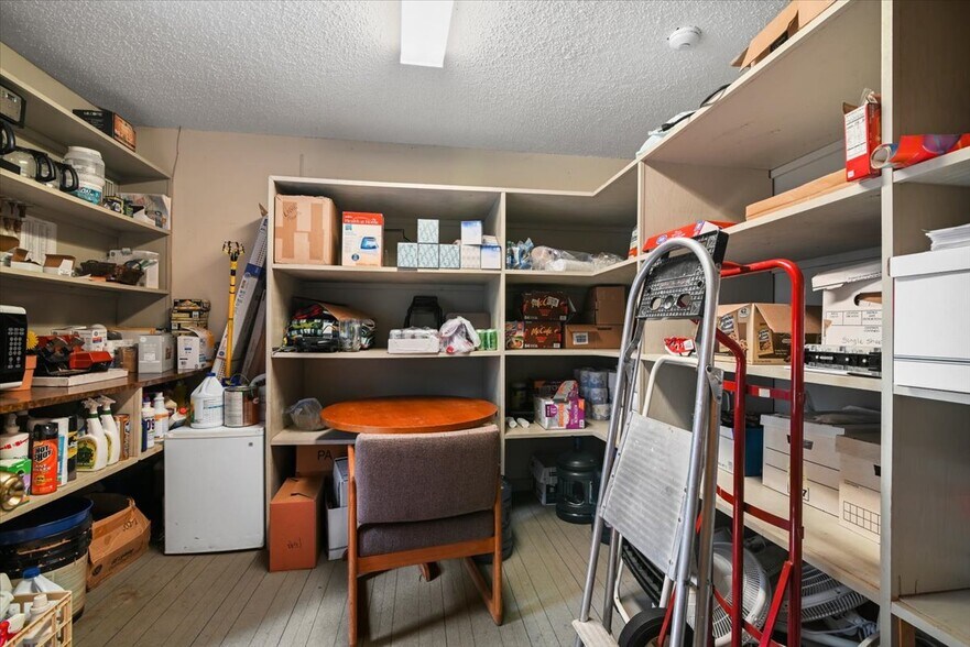 More Photos Of 1904 PA-940, Pocono Pines General Retail For Sale