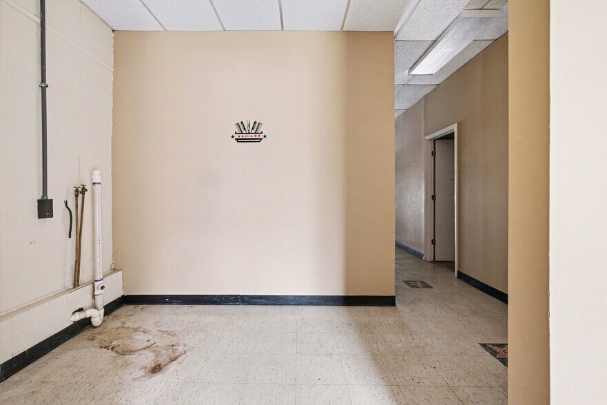 More Photos Of 136 W Virginia Ave, Bessemer City Storefront Retail Office For Sale