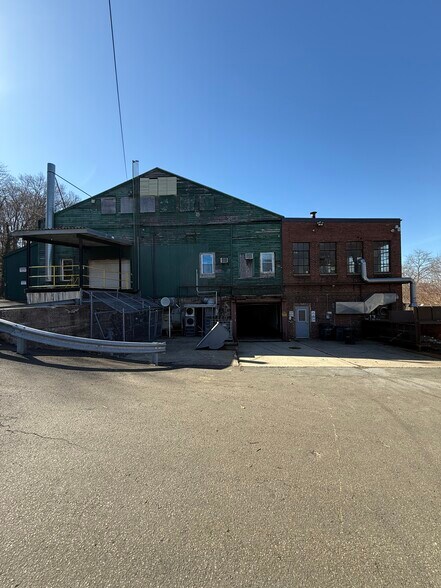 More Photos Of 30 Lenox St, New Haven Warehouse For Sale