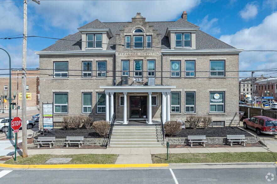 More Photos Of 215 W Elm St, Sycamore Medical For Sale
