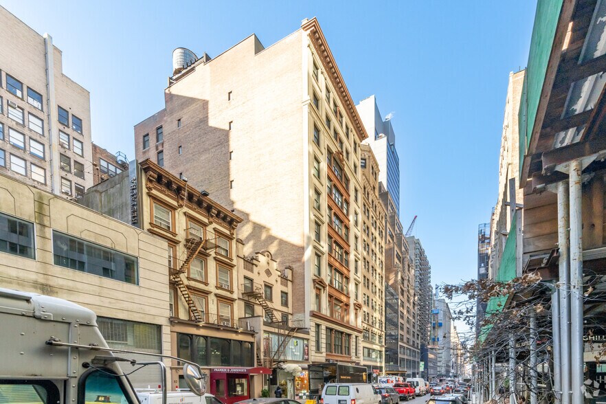 Primary Photo Of 36 W 37th St, New York Office For Lease