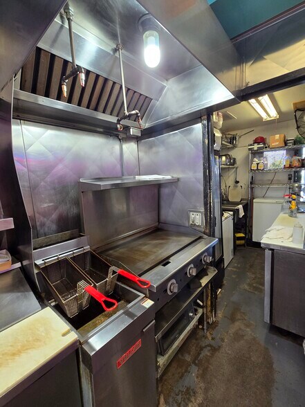 More Photos Of 1279 S Kihei Rd, Kihei Freestanding For Lease