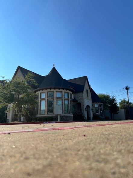 More Photos Of 1101 W Plano Pky, Plano Medical For Lease