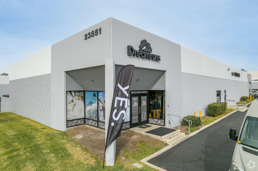 More Photos Of 23851 Via Fabricante, Mission Viejo Unknown For Lease