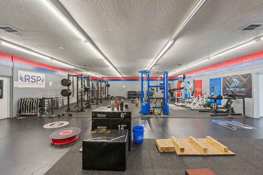More Photos Of 320 S Tubb St, Oakland Warehouse For Sale