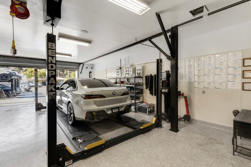 More Photos Of 7151-7157 Foothill Blvd, Tujunga Auto Repair For Sale