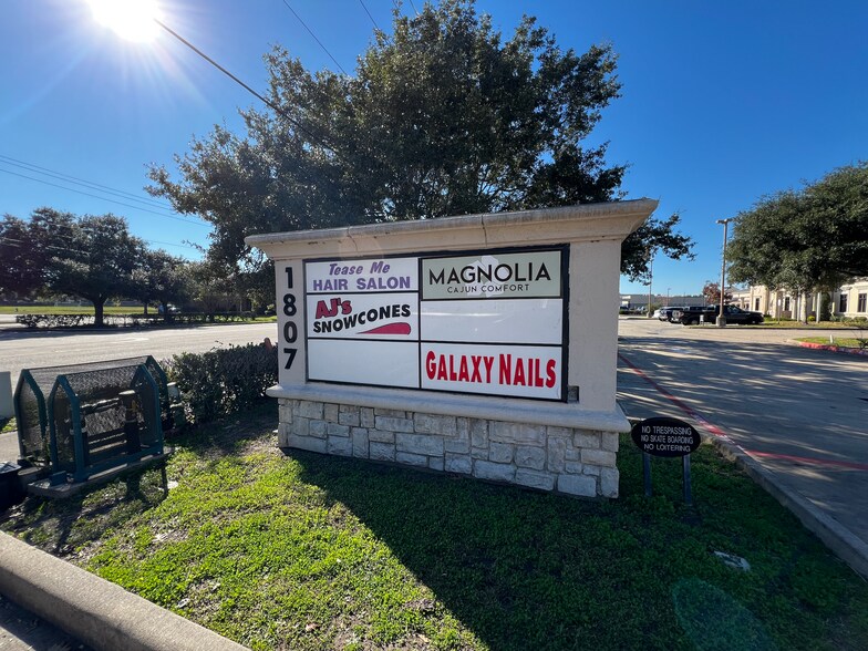 More Photos Of 1807 E Broadway, Pearland Unknown For Lease