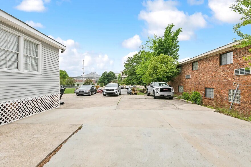 More Photos Of 624 Saint Ferdinand St, New Orleans Office For Sale