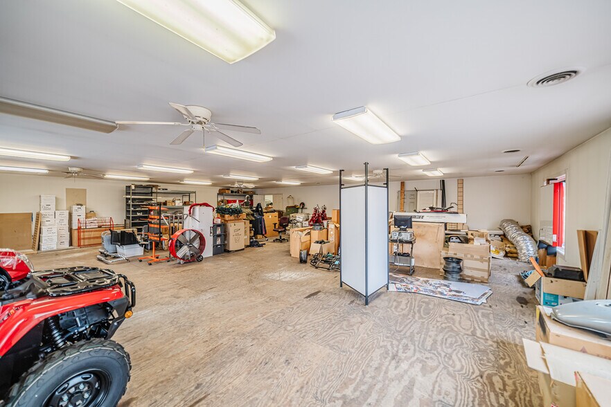 More Photos Of 1014 W Main St, Princeton Freestanding For Sale