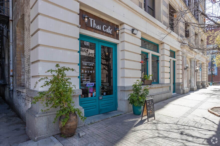 More Photos Of 917 Franklin St, Houston Office For Lease