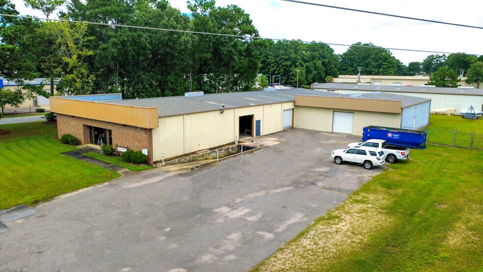 More Photos Of 7350 Pepperdam Ave, Charleston Manufacturing For Lease