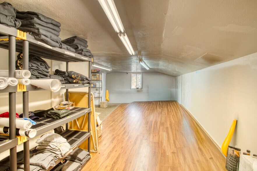 More Photos Of 4207 W White Mountain Blvd, Lakeside Restaurant For Sale