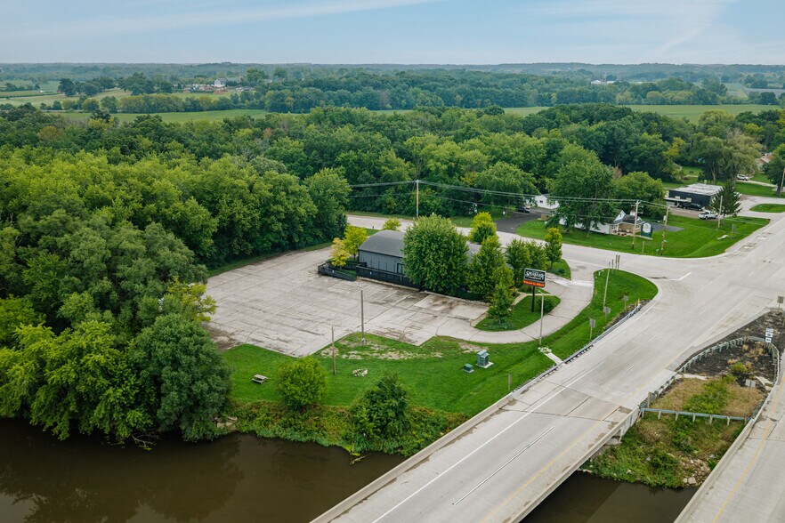 More Photos Of 32400 Geneva Rd, Salem General Retail For Sale