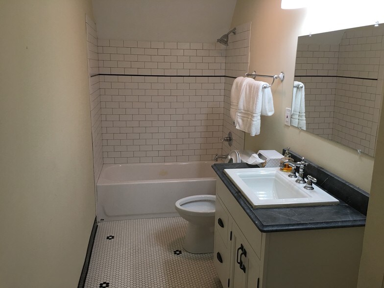More Photos Of 407 Atlanta St SE, Marietta Office Residential For Sale