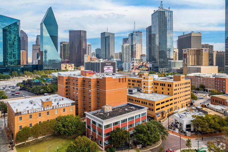 More Photos Of 1800 N Market St, Dallas Restaurant For Lease